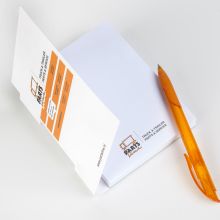 schrijfblok met pen schrijfblok met pen